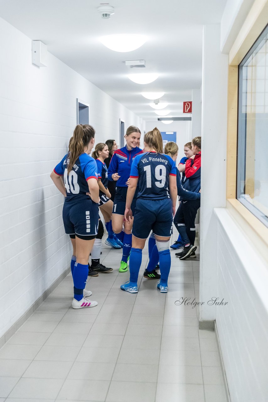 Bild 70 - F Loewinnen Hallen Cup